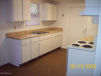 7013 Blache Ct, Jacksonville, FL 32210 - photo 6