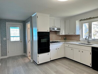 349 Lagrange St, West Roxbury, MA 02132 - photo 4