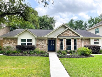 14127 Saint Marys Ln, Houston, TX 77079 - photo 2