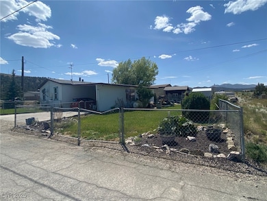 Ranch-style home with concrete driveway and an att