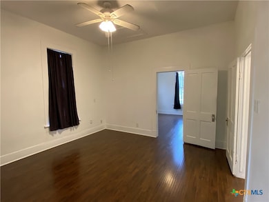 403 E Elm St, Seguin, TX 78155 - photo 7