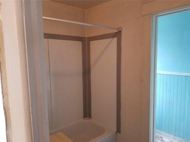 2214 Niagara St, Niagara Falls, NY 14303 - photo 4