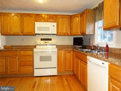 422 Centennial Dr, Morrisville, PA 19067 - photo 6