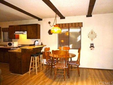 Dining and breakfast bar!