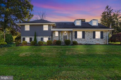 1000 Smallbrook Ln, York, PA 17403 - photo 2