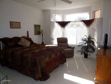 Master bedroom w/bay window