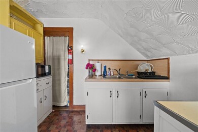 350 Broadway unit 2, Newport, RI 02840 - photo 4