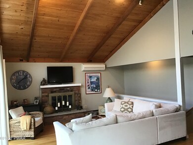 802 Boulder Ct N, Hawley, PA 18428 - photo 4