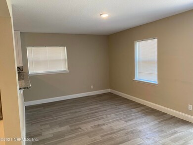 8943 Macarthur Ct S, Jacksonville, FL 32216 - photo 6