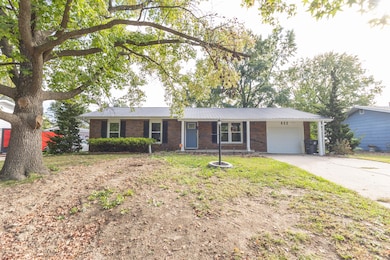 622 Meadowbrook Cir, Moberly, MO 65270 - photo 4