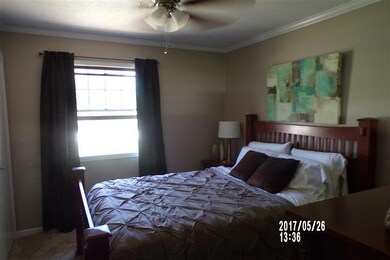 1904 S Hedgewood Dr, Bolivar, MO 65613 - photo 6
