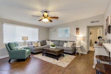 416 N Williams unit D, Mesa, AZ 85203 - photo 3