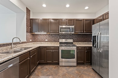 8045 Sierra Woods Ln unit 8045, Carpentersville, IL 60110 - photo 7