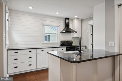 113 Manor Rd, Paoli, PA 19301 - photo 3