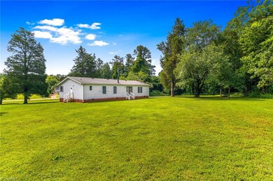 6216 Davis Mill Rd, Randleman, NC 27317 - photo 5