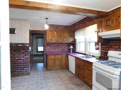 23 Mason St, Glens Falls, NY 12801 - photo 4
