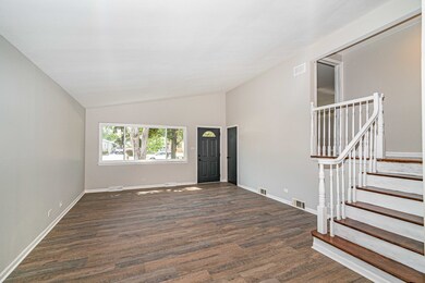 908 E Crockett Ave, Addison, IL 60101 - photo 7