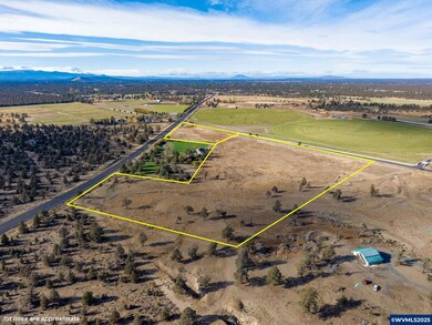 23755 Dodds Rd, Bend, OR 97701 - photo 4