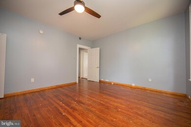 116 Mckinley Ave unit SECOND FLOOR 2 UNIT, Lansdowne, PA 19050 - photo 4