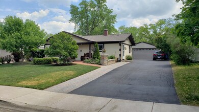 23 Cardinal Ln, Carpentersville, IL 60110 - photo 2