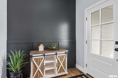 4926 Willow Cir, Davenport, IA 52806 - photo 3