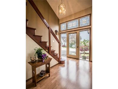 Entry/Foyer.