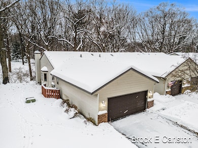 1231 Creekview Dr, Muskegon, MI 49441 - photo 6