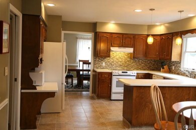 5321 Celia Dr, Allentown, PA 18106 - photo 3