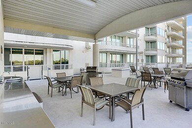 Ocean Club Outdoor Kitchen_mls