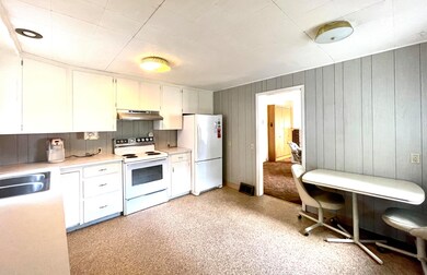 617 W Main Ave, Chewelah, WA 99109 - photo 3