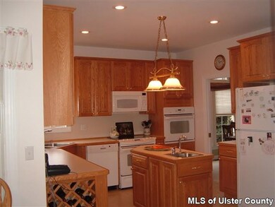 28 Gabrity Rd, Highland, NY 12528 - photo 4