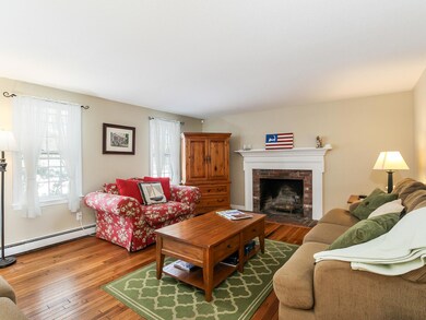 006-Living_Room-5443647-medium4x3