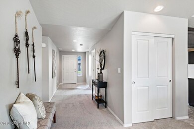 thumbnail_Edgewood - Entryway