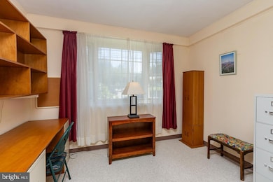 328 E Glenside Ave, Glenside, PA 19038 - photo 3