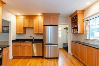 475 Webster St, Needham Heights, MA 02494 - photo 5