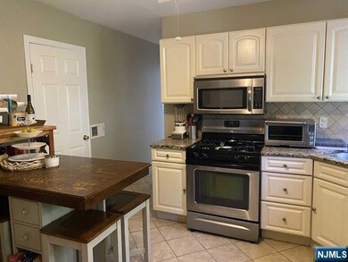 573 Lafayette Ave unit 1, Hawthorne, NJ 07506 - photo 4