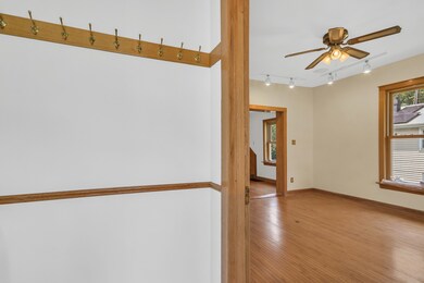 19 Lovell St, Elgin, IL 60120 - photo 7