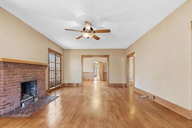 519 W Cherry St, Nevada, MO 64772 - photo 3