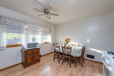 2519 9th Pkwy, Waukegan, IL 60085 - photo 5