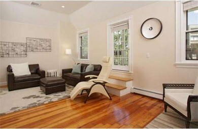 7 Regent Cir unit 5, Brookline, MA 02445 - photo 4