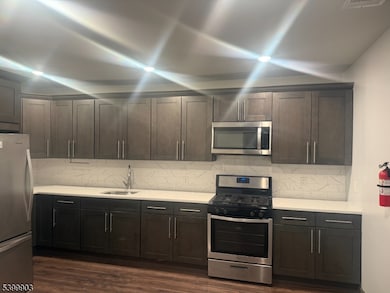 663 S 15th St, Newark, NJ 07103 - photo 3