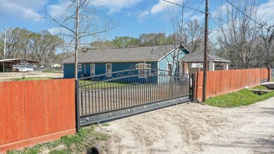 9426 Tower St, Houston, TX 77088 - photo 5