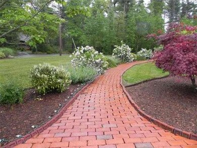 13 Wall St, Middleboro, MA 02346 - photo 2