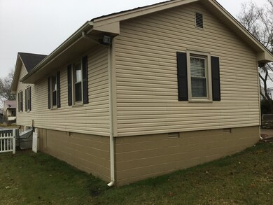 323 Center St, Shelbyville, TN 37160 - photo 4