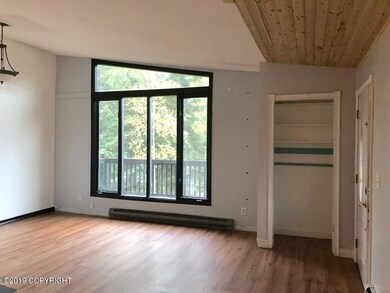 022-023735 LivinG Room Additional Angle1