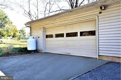 102 Pinecrest Dr, Annapolis, MD 21403 - photo 3