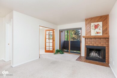 Living Room 20160526-DW-2207-SMALL