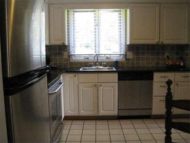 112 Brickett Hill Cir unit 112, Haverhill, MA 01830 - photo 3