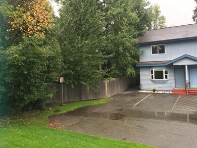 end unit, end of lane, privacy