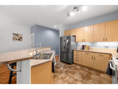 1518 SE Oak St unit 2, Hillsboro, OR 97123 - photo 3